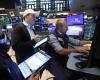 Wall Street Ditutup Bervariasi, S&P 500 dan Nasdaq Hijau