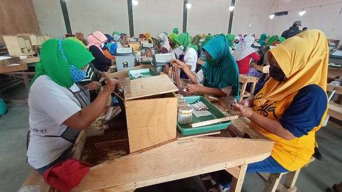 Pemerintah Diminta Lindungi Industri Kecil Menegah Rokok