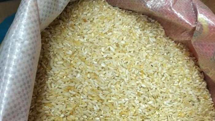 Banyak Beras Premium Jadi-jadian, Ritel Janji 'Bersih-bersih' Rak Toko