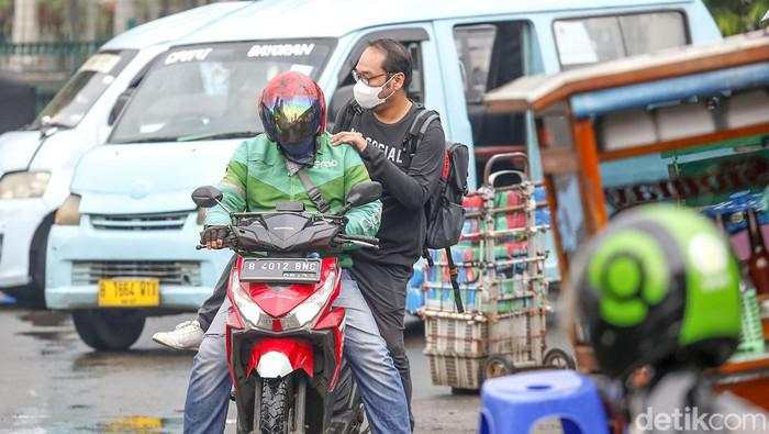 Ojol Tuntut Komisi 10%, Ekonom: Biar Pasar yang Tentukan