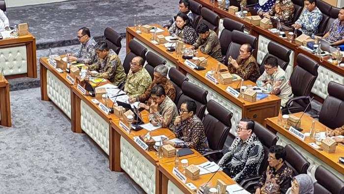 Industri RI dalam Bahaya, Pasarnya Terancam Dikuasai Produk China