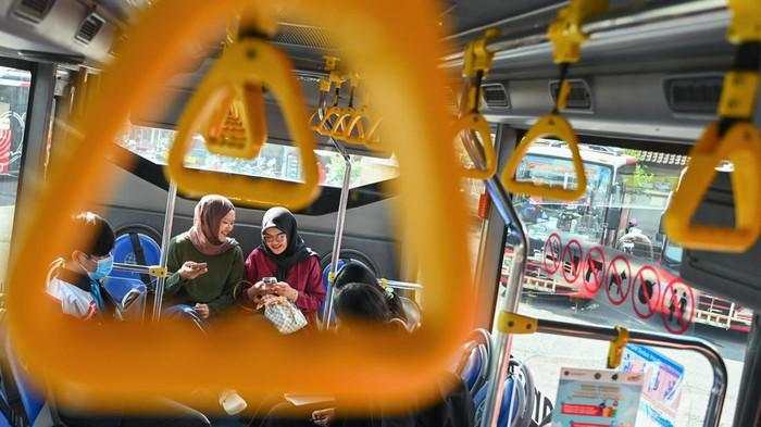 Warga di 10 Kota Ini Rogoh Kocek Dalam buat Ongkos, Bekasi Nomor 1