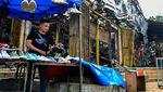 Tak Menyerah, Pedagang Lanjutkan Usaha di Pasar Taman Puring yang Terbakar