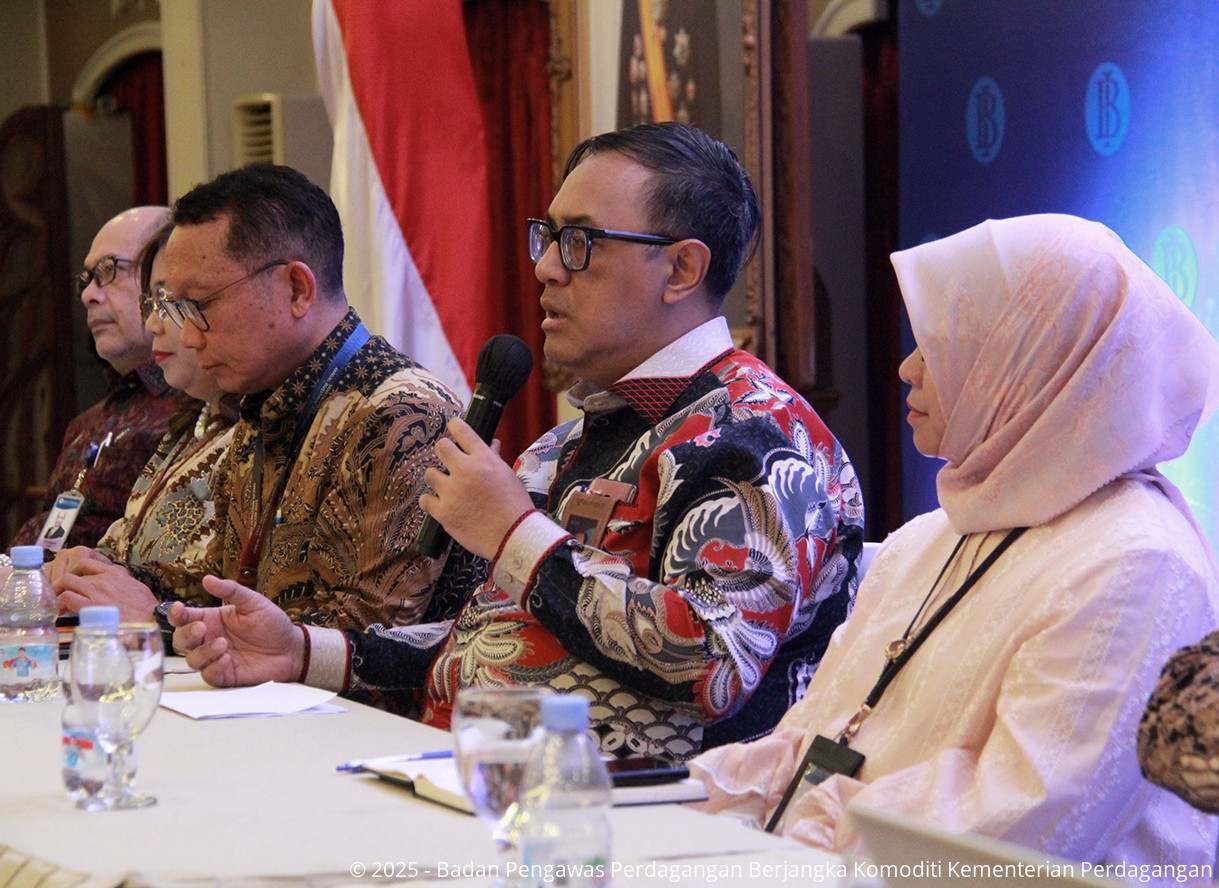 Bappebti dalam Acara Sosialisasi Terkait Peralihan Pengaturan dan Pengawasan Derivatif PUVA