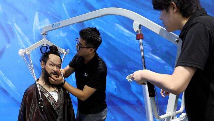 Beijing Luncurkan Toko Robot, Jual Pelayan hingga Anjing Pintar