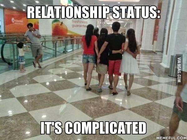 Status hubungan: complicated.