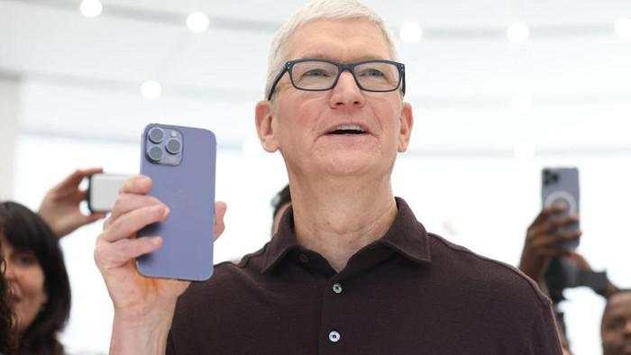 iPhone Terancam Digantikan Gadget AI? Ini Kata Tim Cook