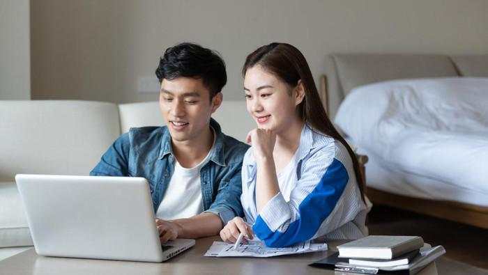 Gaji Istri Lebih Besar, tapi Suami Tetap Bayar Semua: Adil Nggak?