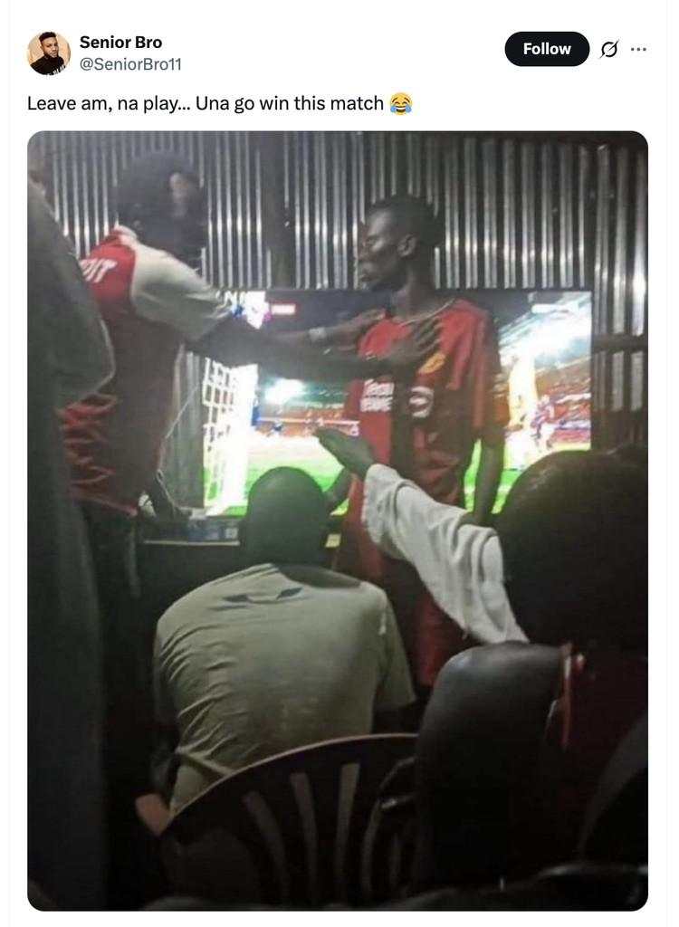 Meme Arsenal Hajar MU: Blunder Bayindir, Onana Dirindu