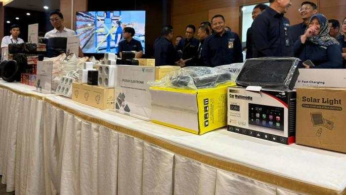 Kemendag Bongkar Impor Ilegal Rp 26,4 M, Modusnya Ganti Nama