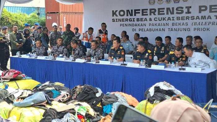RI Masih Jadi 'Tempat Pembuangan' Pakaian Bekas, Ini Buktinya