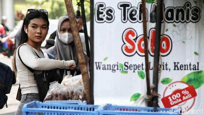 Gaji Cuma Numpang Lewat, Pekerja Jakarta Rela Masak Sendiri demi Bertahan