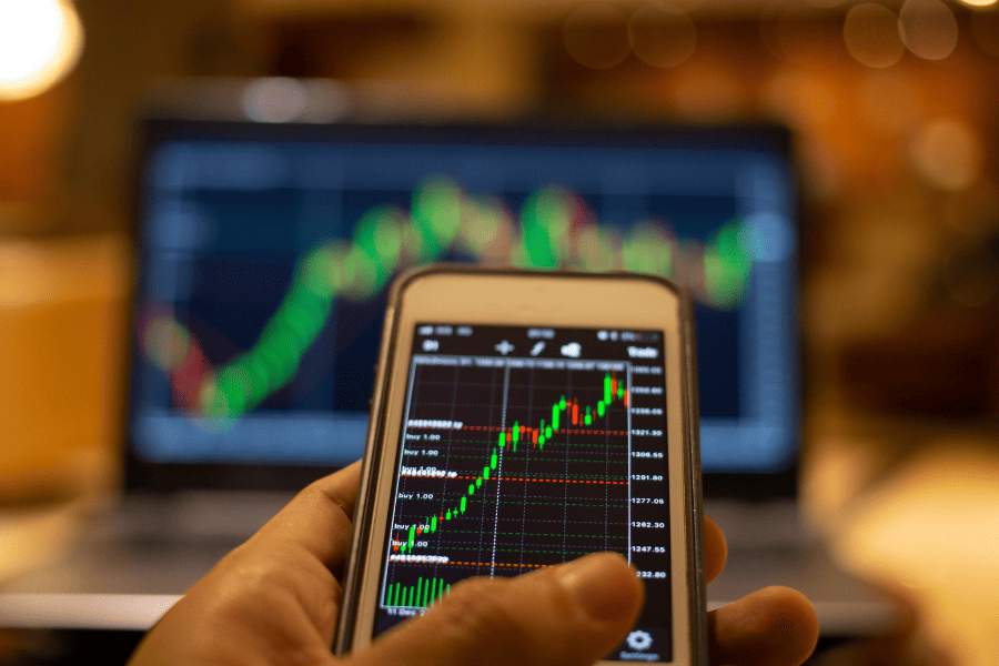 SEKOLAH TRADING: INVESTASI ILMU ATAU CUMA BUANG DUIT?