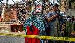 Tak Menyerah, Pedagang Lanjutkan Usaha di Pasar Taman Puring yang Terbakar