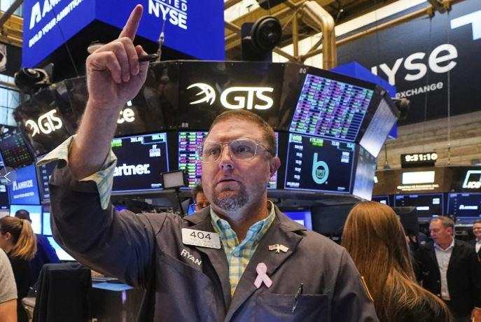 Wall Street Ditutup Beragam usai Tarif Trump Resmi Berlaku