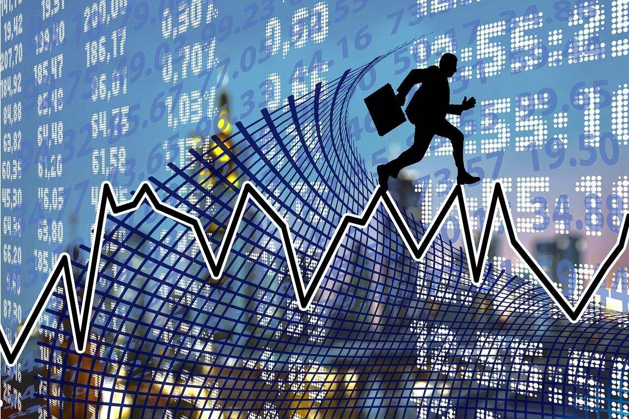 Bitcoin vs. Ethereum: fluktuasi pasar. S&P 500 memprediksi pertumbuhan