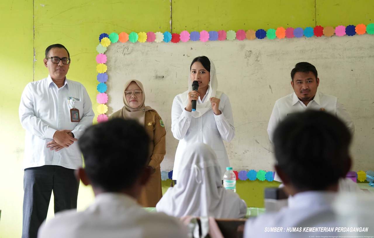 Kepala Bappebti dampingi Wamendag Tinjau Program MBG di SDN Rawabadak Subang