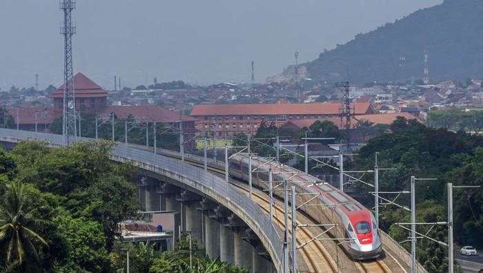 China & Jepang Bersaing Kejar Proyek Kereta Cepat Nyambung Surabaya