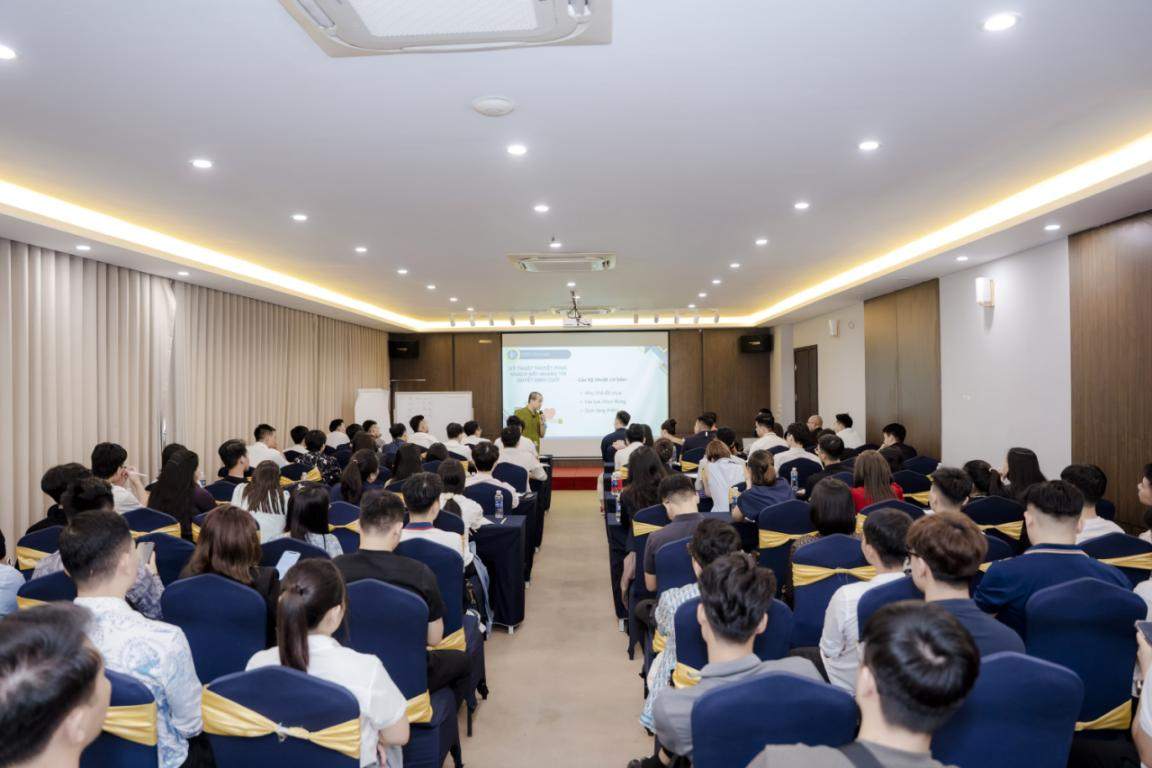 DBG Markets举办“实战销售技巧培训”TalkShow—— 助力团队销售力全面提升