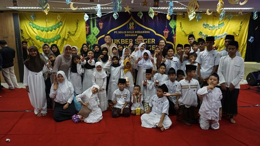 PT SOLID GOLD BERJANGKA BERBUKA PUASA BERSAMA ANAK-ANAK YATIM PIATU