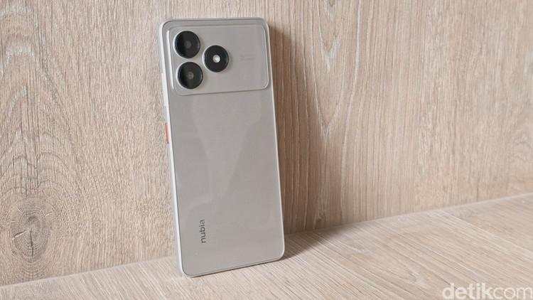 Unboxing Nubia A36, HP Harga Rp 900 Ribuan Tampilan Mirip iPhone Pro Max