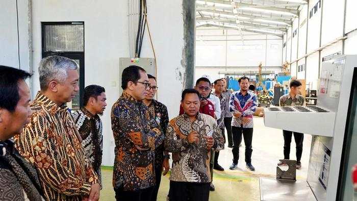 Wamenperin Faisol Kunjungi Kawasan Industri IMIP, Sampaikan Pesan Ini