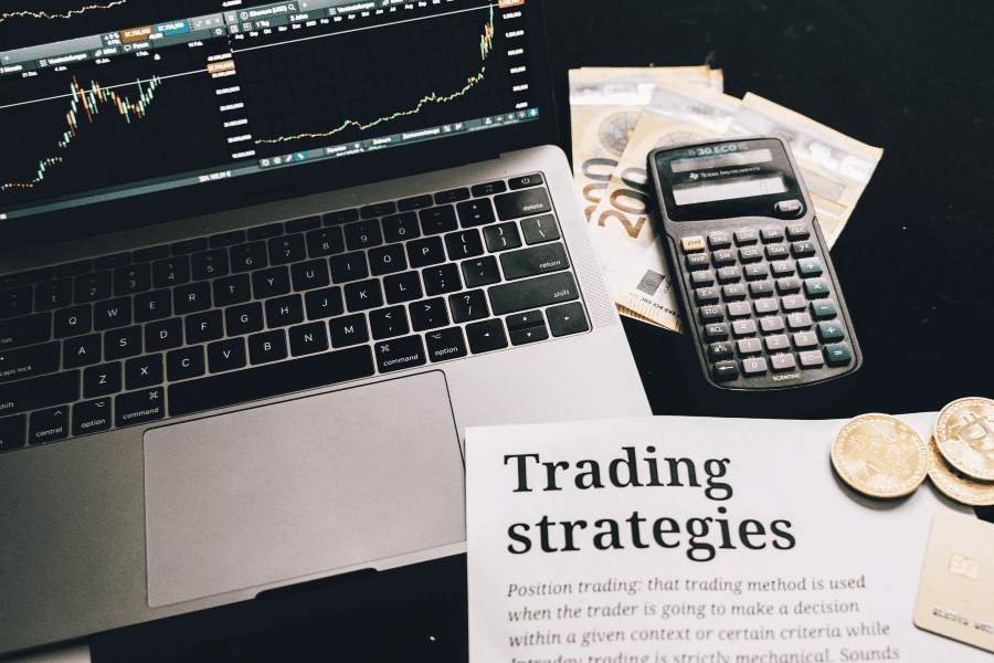 SEKOLAH TRADING: INVESTASI ILMU ATAU CUMA BUANG DUIT?