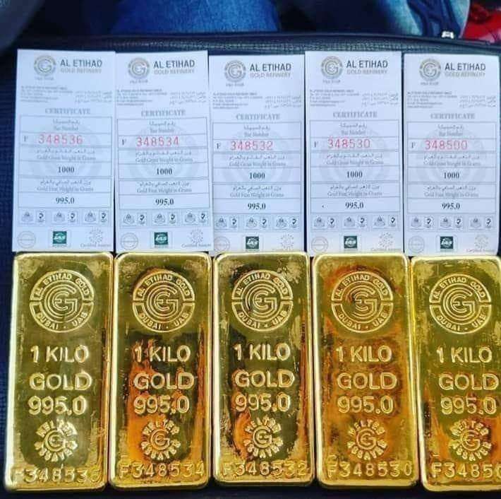 Harga Emas Sedikit Turun Karena Dolar Yang Lebih Kuat, Pernyataan Powell Menjadi Fokus