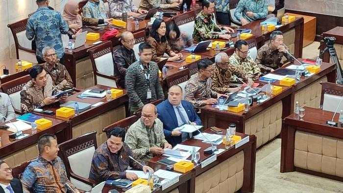 Erick Thohir & Bos Danantara Rapat Tertutup Bareng DPR