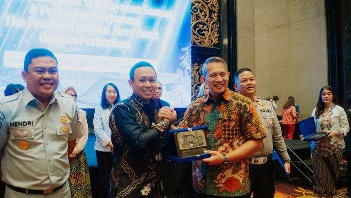 Bayar Pajak Kini Lebih Mudah Lewat bjb T-Samsat dan Agen BiSA