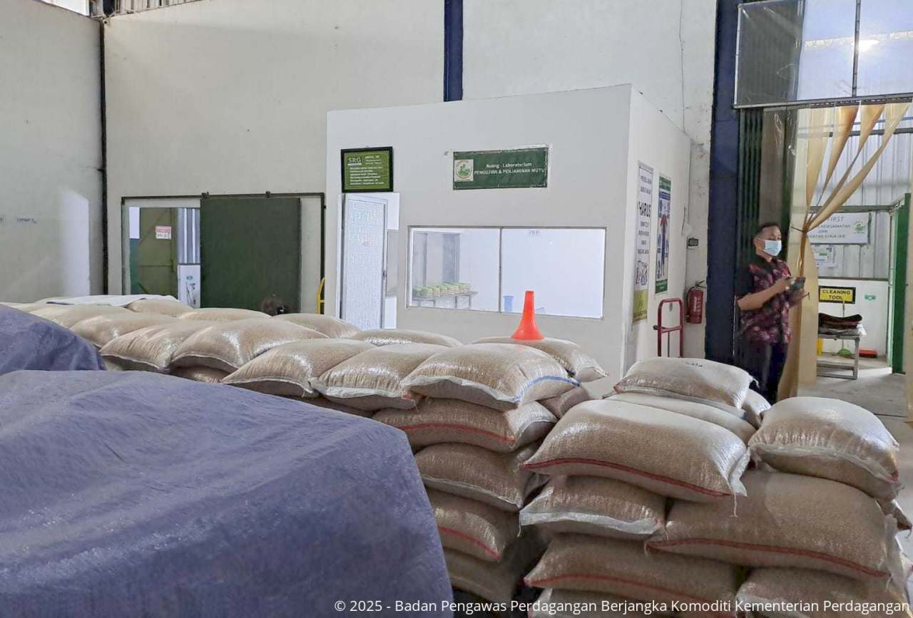 Pengawasan Lembaga dan Transaksi SRG pada Pengelola Gudang KUD Tani Harjo di Gudang SRG Bantul dan PT Sejahtera Pangan Selaras Indonesia di Gudang SRG CV PD Corporation Temanggung