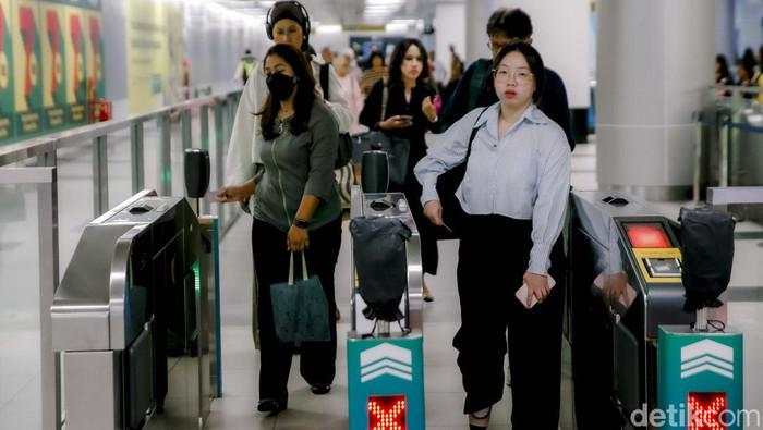 Spesial HUT RI: Tarif MRT, LRT, KRL Hanya Rp 80