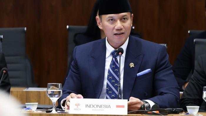 AHY Buka Suara soal KRL Anjlok, Minta Menhub Investigasi Khusus