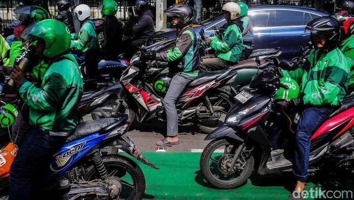 Survei Paramadina: Mayoritas Driver Ojol Pilih Komisi 20% demi Orderan