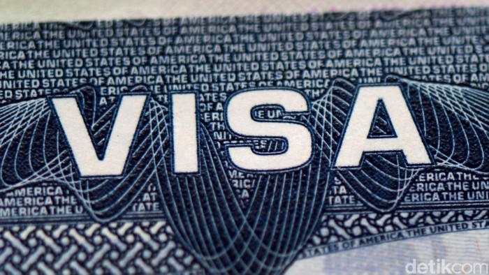 Paniknya Pekerja Asing di AS Usai Trump Naikkan Biaya Visa Jadi Rp 1,6 M