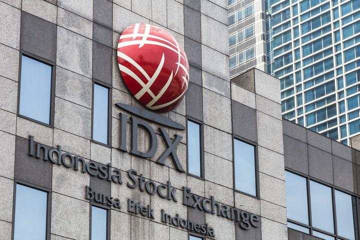 IHSG Sepekan Melemah Tipis 0,17 Persen, Nilai Transaksi Harian Naik Jadi Rp19,4 Triliun