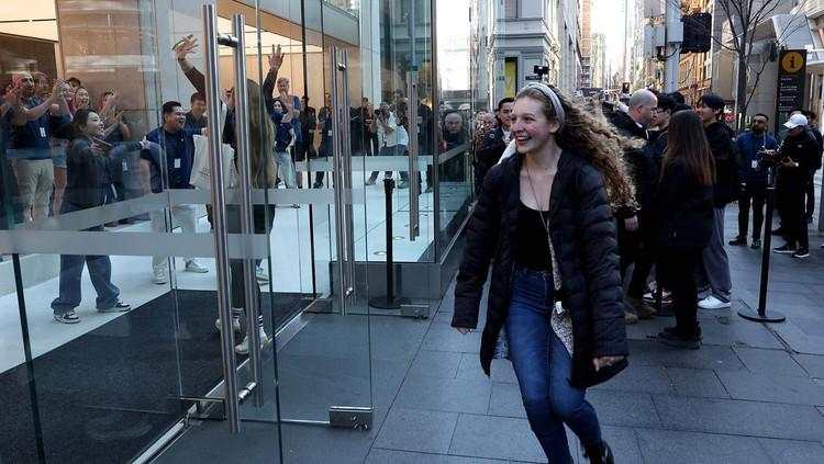 Penjualan Perdana iPhone 17 Disambut Meriah di Apple Store Sydney
