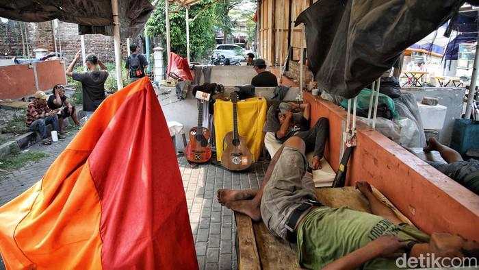 Ditinggalkan Pedagang, Lokbin Kota Intan Kini Jadi Kawasan Kumuh