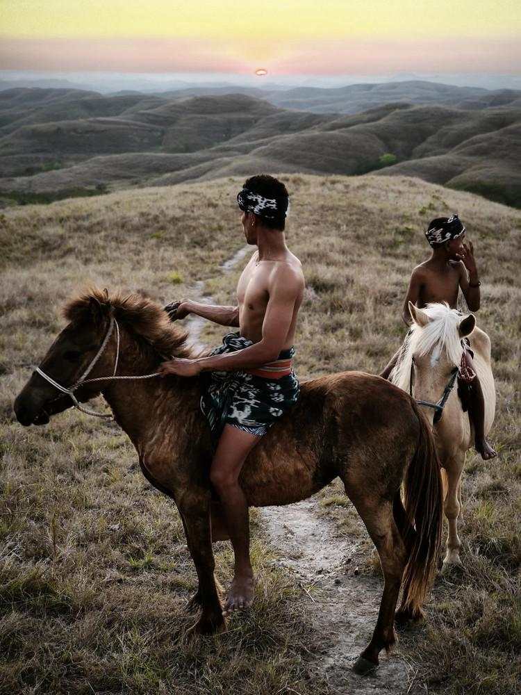 Merekam Keindahan Sumba Pakai Xiaomi 15T