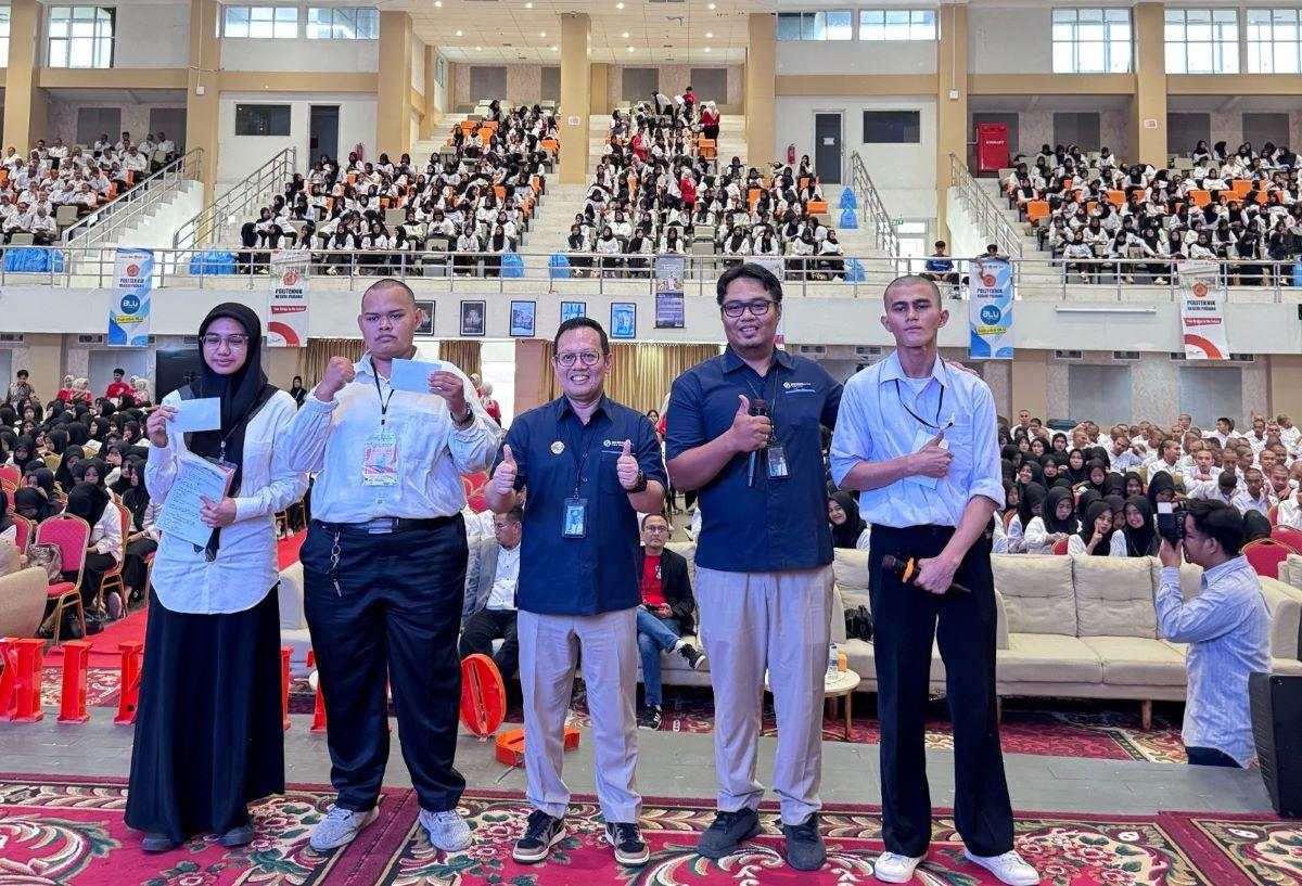 JRP Insurance Tanamkan Kesadaran Finansial ke Mahasiswa Baru di Padang