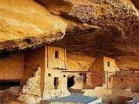 Foto Bangunan Bersejarah yang Bikin Melongo