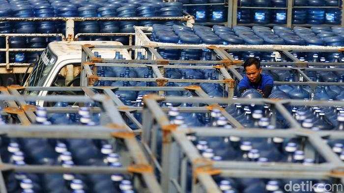 Industri AMDK Rogoh Rp 2 Miliar per Sumur Demi Air Pegunungan
