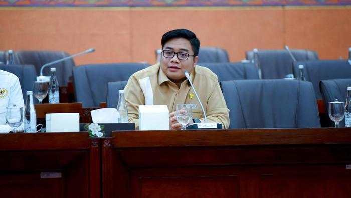 Anggota DPR Dorong Perbaikan Kinerja Garuda & AP, Soroti Hal Ini