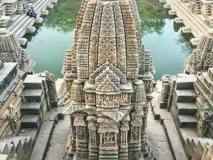 Foto Bangunan Bersejarah yang Bikin Melongo