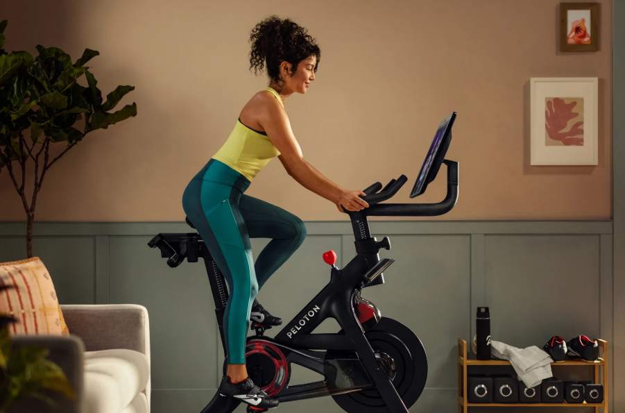 行业动态 | 金价突破每盎司 3800 美元关口再创历史新高，美国政府停摆担忧推动美元走弱