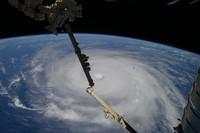 Indah Tapi Ngeri! Foto Topan Raksasa Difoto dari Luar Angkasa