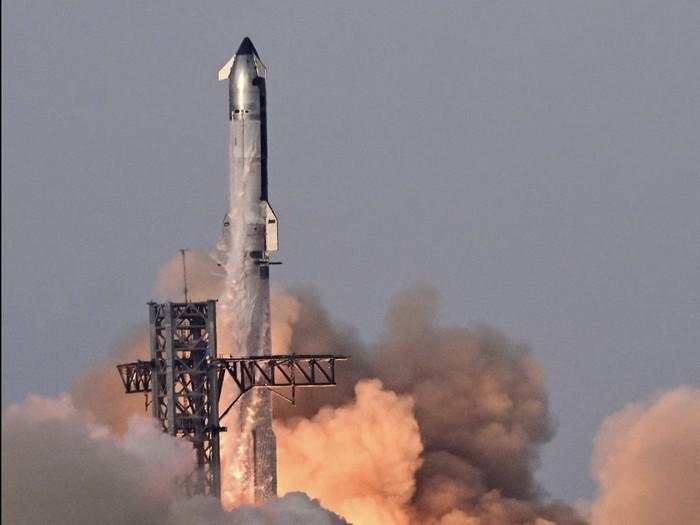 Tingkah Elon Musk Bikin Warga Antipati Peluncuran Roket SpaceX