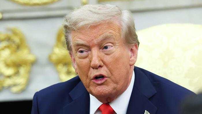 Trump Ajak Nato Kenakan Tarif Besar ke China buat Tekan Rusia