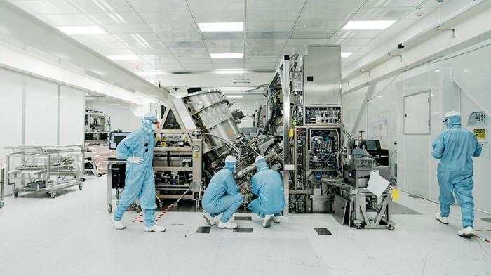 SMIC Tes Mesin DUV Lokal, China Selangkah Lagi Mandiri Chip AI