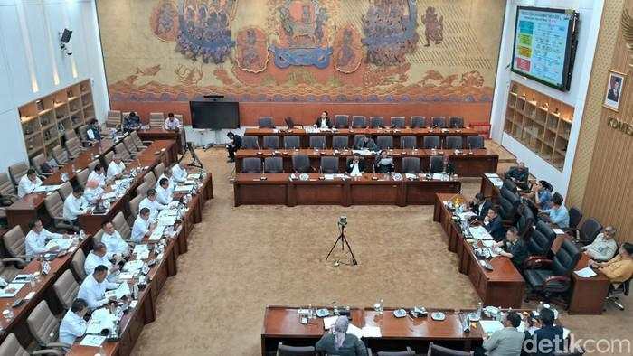 Di DPR, Bos Agrinas Ungkap Kelola Lahan Sawit Rusak